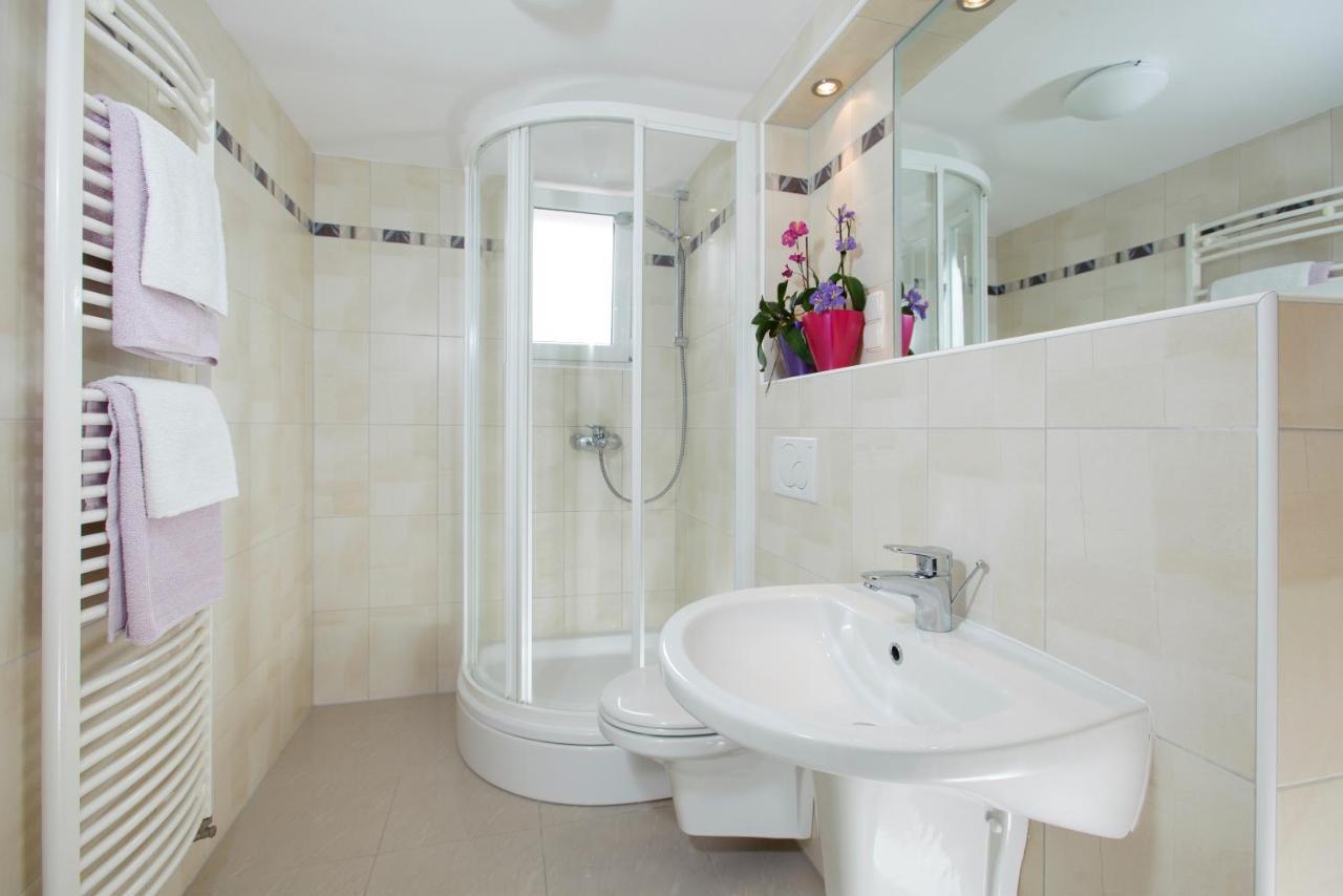 Pansion Mlikota Bed & Breakfast Promajna Bagian luar foto
